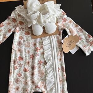 Baby essentials girls floral zip sleeper set 6 M